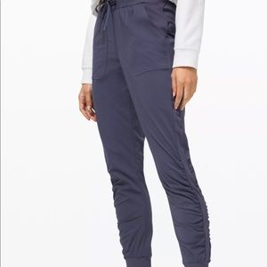 Lululemon beyond the studio jogger size 4 cadet blue